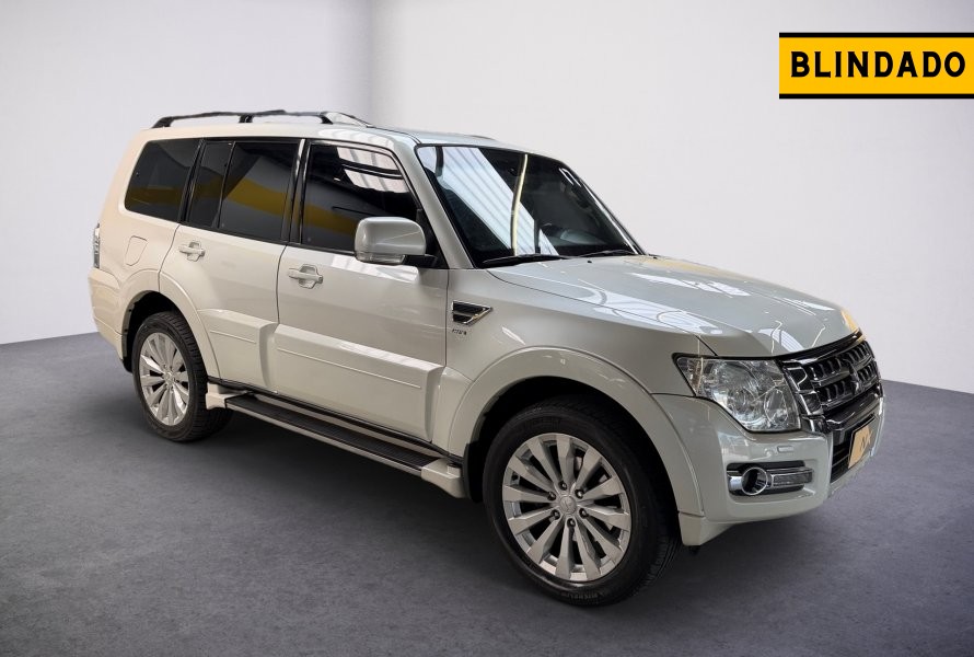 MITSUBISHI PAJERO FULL 3.2 HPE 4X4 16V TURBO INTERCOOLER DIESEL 4P AUTOMÁTICO 2016/2017 MITSUBISHI PAJERO FULL 3.2 HPE 4X4 16V TURBO INTERCOOLER DIESEL 4P AUTOMÁTICO 2016/2017